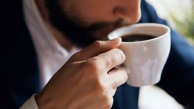 Không phải cứ cùng tên cafein là sẽ đem lại tác dụng sức khỏe như nhau Ảnh: SHUTTERSTOCK