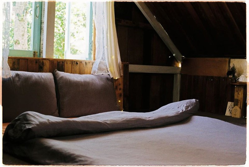 Mỗi góc của ngôi nhà với Minh Tâm luôn đong đầy kỷ niệm, không chỉ bởi 2 năm gắn bó tính tới thời điểm này, mà đó còn là thành quả của một sự kiên trì và liều lĩnh, bởi cô không phải dân kiến trúc nhưng lại tự đứng ra tìm thợ về tự sửa lại nhà.