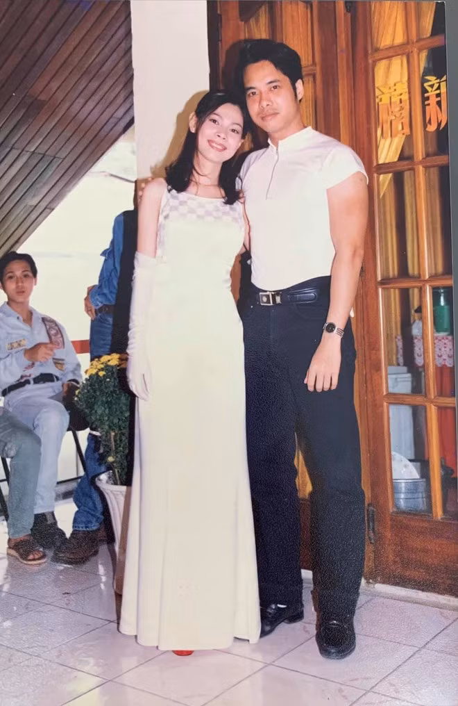 Ngọc Sơn xuất hiện trong buổi tiệc sinh nhật hoành tráng năm 20 tuổi của Thanh Thảo ẢNH: FBNV