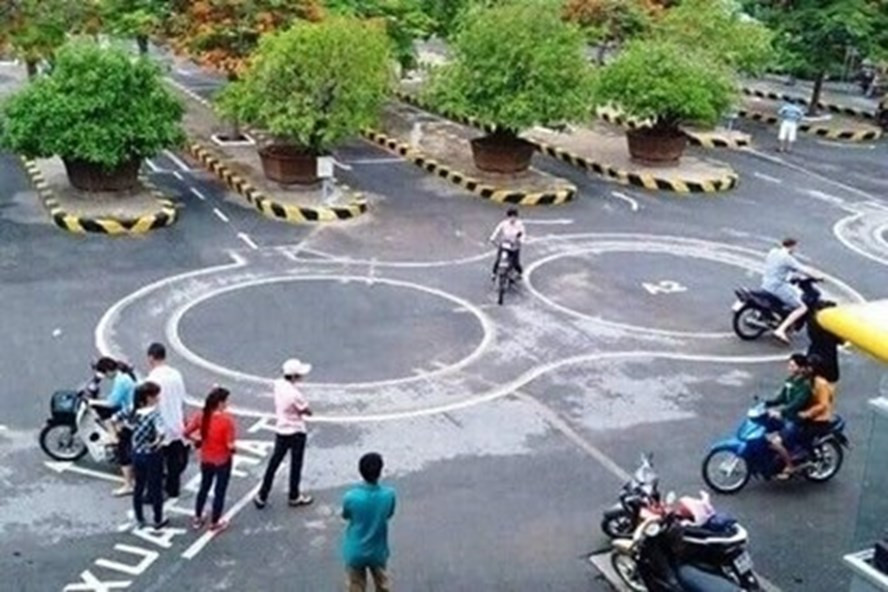 Hàng triệu đối tượng bị tác động chính sách, trong khi việc thay đổi, bổ sung 17 loại GPLX chỉ để "phù hợp với chuẩn quốc tế"!  Hàng triệu đối tượng bị tác động chính sách, trong khi việc thay đổi, bổ sung 17 loại GPLX chỉ để