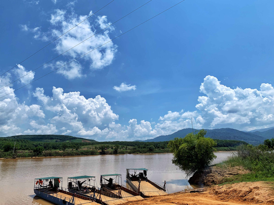 Bình yên trên bến phà làng Nú, xã Ia Khai. Ảnh: MINH CHÂU 