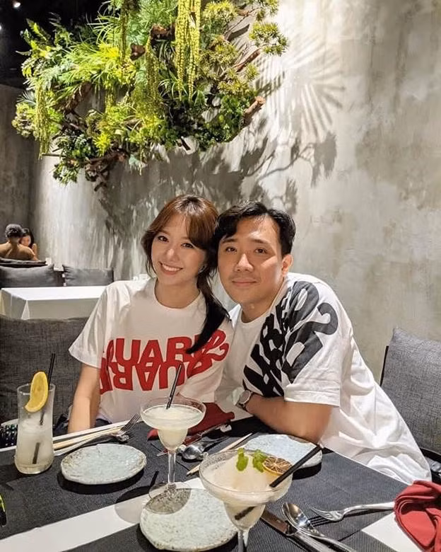 Trên trang cá nhân, nữ ca sĩ còn thường xuyên khoe những khoảnh khắc tình tứ với ông xã Trấn Thành. Hiện, Hari Won - Trấn Thành đang là cặp vợ chồng hot nhất nhì showbiz Việt. Ảnh: FBNV.