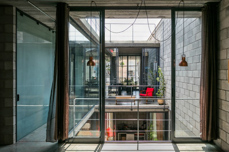 Khu vực ngủ nghỉ được chuyển lên tầng 2, đảm bảo sự riêng tư. Khu vực ngủ nghỉ được chuyển lên tầng 2, đảm bảo sự riêng tư.