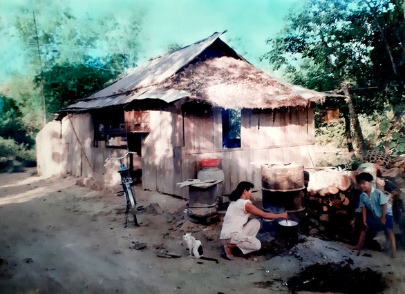 Trong lần ông vô thăm Huế ngay sau ngày đất nước thống nhất 1975 và Chiều ở vùng quê mới - Ảnh: VÕ VIẾT ĐỨC