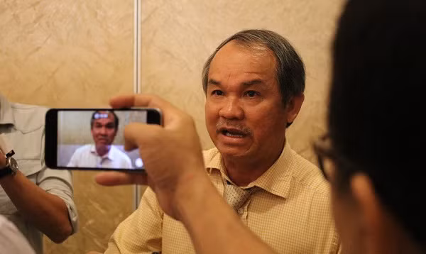 Bầu Đức chia sẻ tại lễ khai trương quán cafe