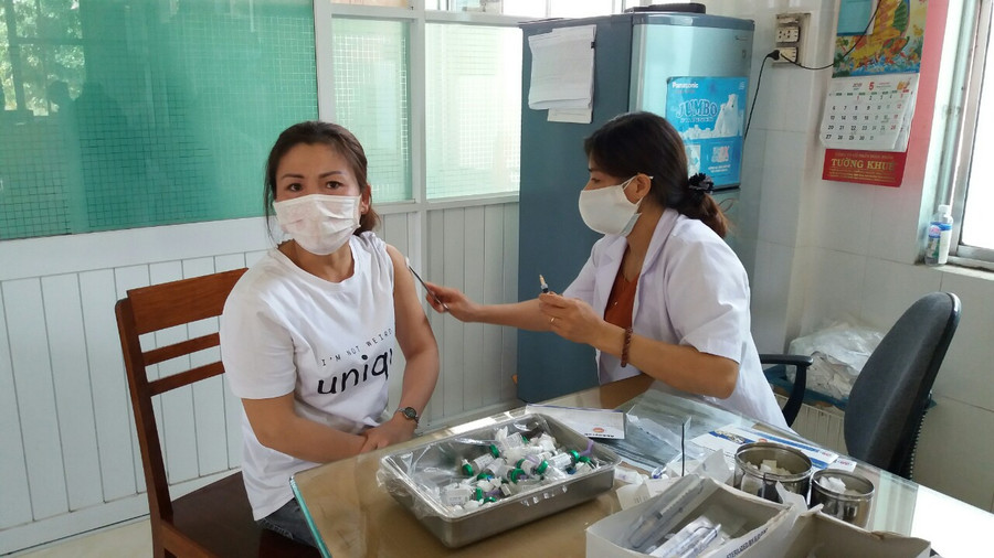 Người dân cần chủ động tiêm vắc xin Td để phòng tránh bệnh bạch hầu. Ảnh: Như Nguyện 