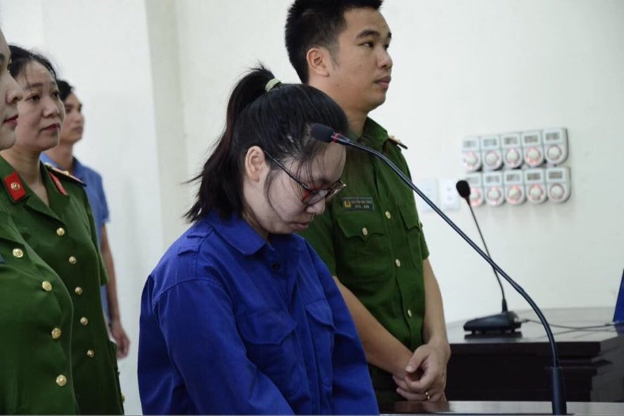 Bị cáo Lại Thị Kiều Trang tại tòa. Ảnh ĐL