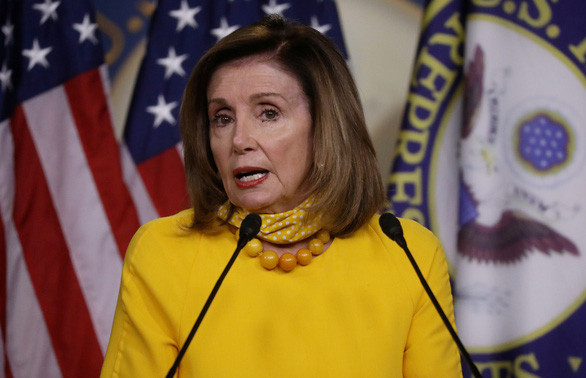  Chủ tịch Hạ viện Mỹ Nancy Pelosi chỉ trích gay gắt chuyện luật an ninh quốc gia áp dụng cho Hong Kong nhưng lại do chính quyền Bắc Kinh soạn thảo thông qua - Ảnh: REUTERS