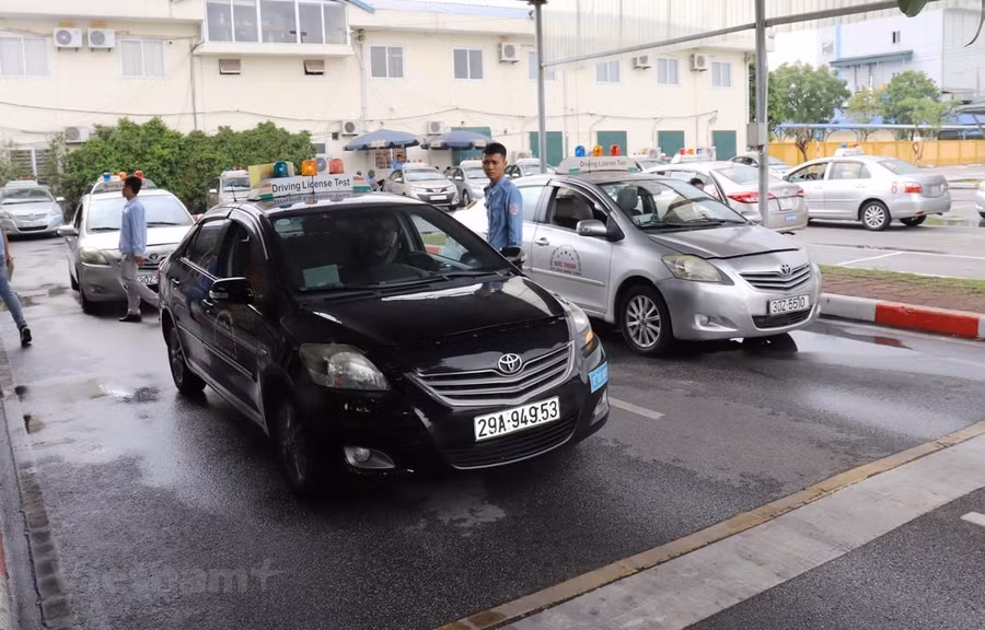Bộ Giao thông Vận tải yêu cầu Tổng cục Đường bộ Việt Nam triển khai đợt kiểm tra đối với các trung tâm đào tạo, sát hạch lái xe cả nước. (Ảnh: Việt Hùng/Vietnam+)