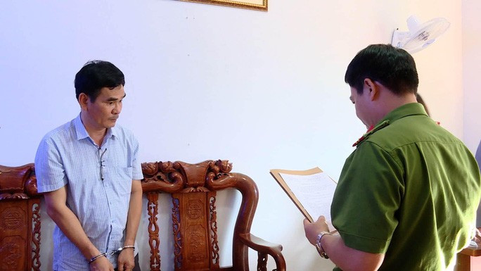  Đọc lệnh bắt Lê Văn Lý tại trụ sở làm việc