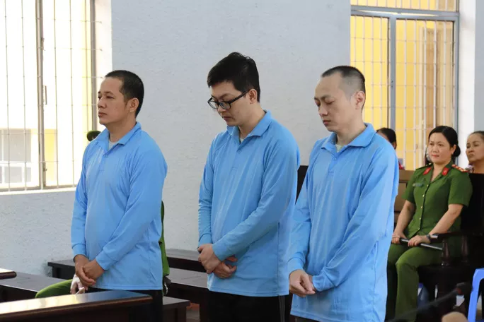 Các bị cáo tại phiên tòa sơ thẩm