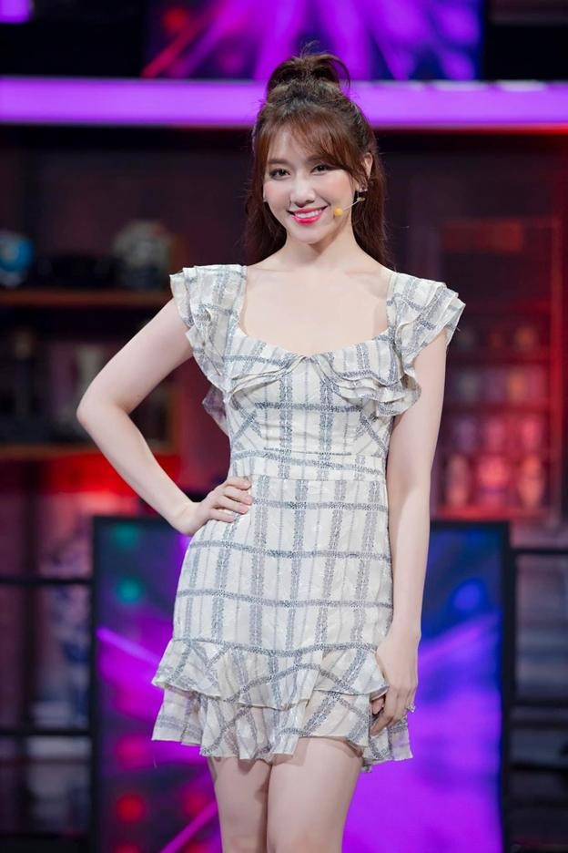 Là một trong những nữ mc, ca sĩ xinh đẹp và nổi tiếng của showbiz việt, Hari Won ngày càng là cái tên hot được nhiều chương trình thực tế săn đón. Ảnh: FBNV.