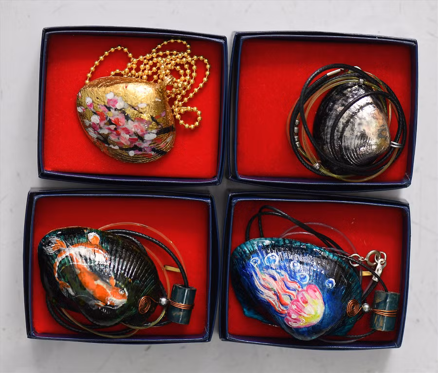 Một số sản phẩm của La Như Long. Ảnh: V.VĂN