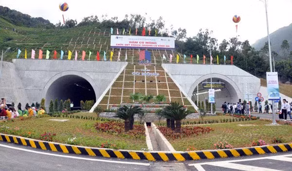 Hầm đèo Cù Mông tuyến đường cao tốc Quảng Ngãi - Quy Nhơn