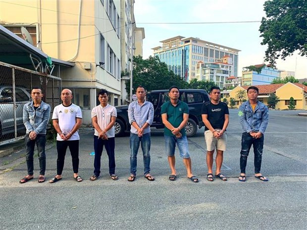  Bảy đối tượng trong băng cướp bị bắt. (Ảnh: TTXVN phát)