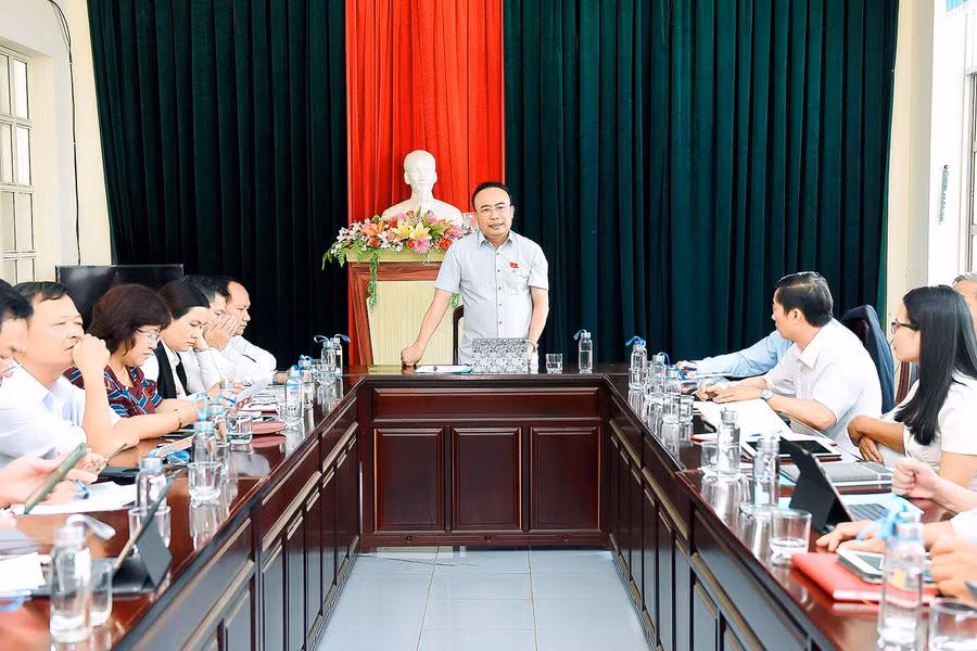 Các đại biểu HĐND tỉnh đã chia thành 4 tổ để thảo luận các nội dung trọng tâm của kỳ họp. Ảnh: Đức Thụy