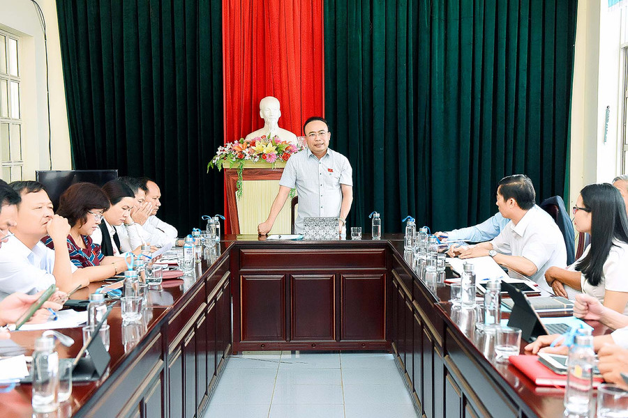 Các đại biểu HĐND tỉnh đã chia thành 4 tổ để thảo luận các nội dung trọng tâm của kỳ họp. Ảnh: Đức Thụy