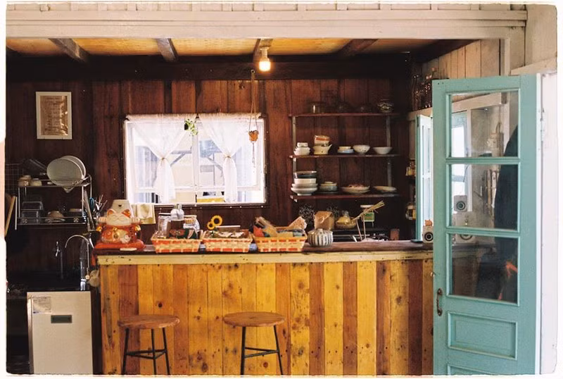 Minh Tâm kể, sống trong ngôi nhà cũng là sống lại những ký ức của quãng thời gian đi lòng vòng thành phố, mắt chăm chăm vào các bãi rác hai bên đường để xem người ta có vứt thứ gì mà mình có thể tái chế được.