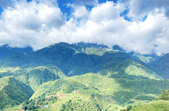 Sa Pa tháng 7 thời tiết mát dịu, cảnh đẹp như mơ