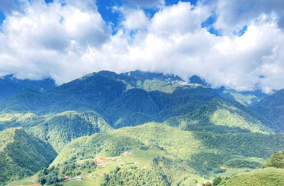 Sa Pa tháng 7 thời tiết mát dịu, cảnh đẹp như mơ