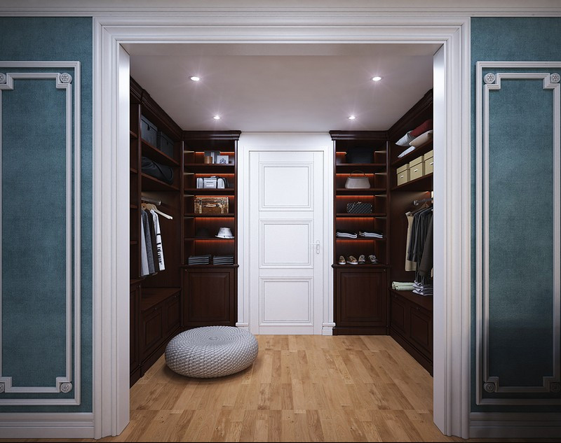 Phòng thay đồ với các tủ kệ gỗ sắp xếp gọn gàng. Phòng thay đồ với các tủ kệ gỗ sắp xếp gọn gàng.