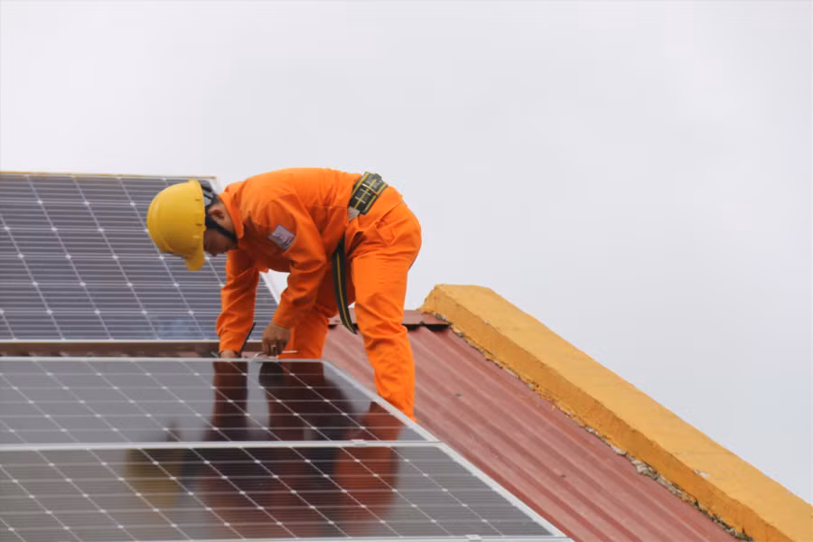 Hơn 100 dự án điện mặt trời trên mái nhà được ngành điện Đắk Nông thỏa thuận đấu nối và dự kiến đưa vào vận hành trong năm 2020. Ảnh: Tâm An