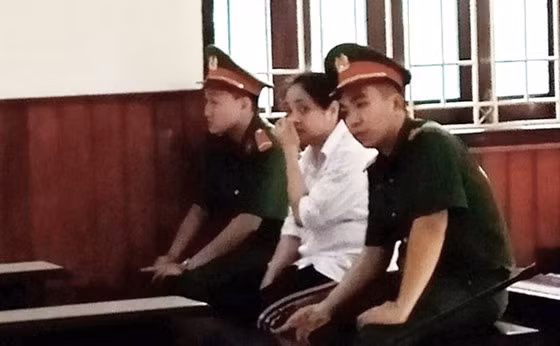 Bị cáo Nguyễn Thị Thanh Nguyệt tại tòa Bị cáo Nguyễn Thị Thanh Nguyệt tại tòa