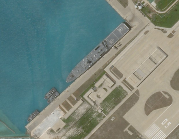  Một tàu vận tải tấn công đổ bộ của Trung Quốc đậu tại cảng Phú Lâm hôm 27-6. Ảnh: PlanetLabs Inc.