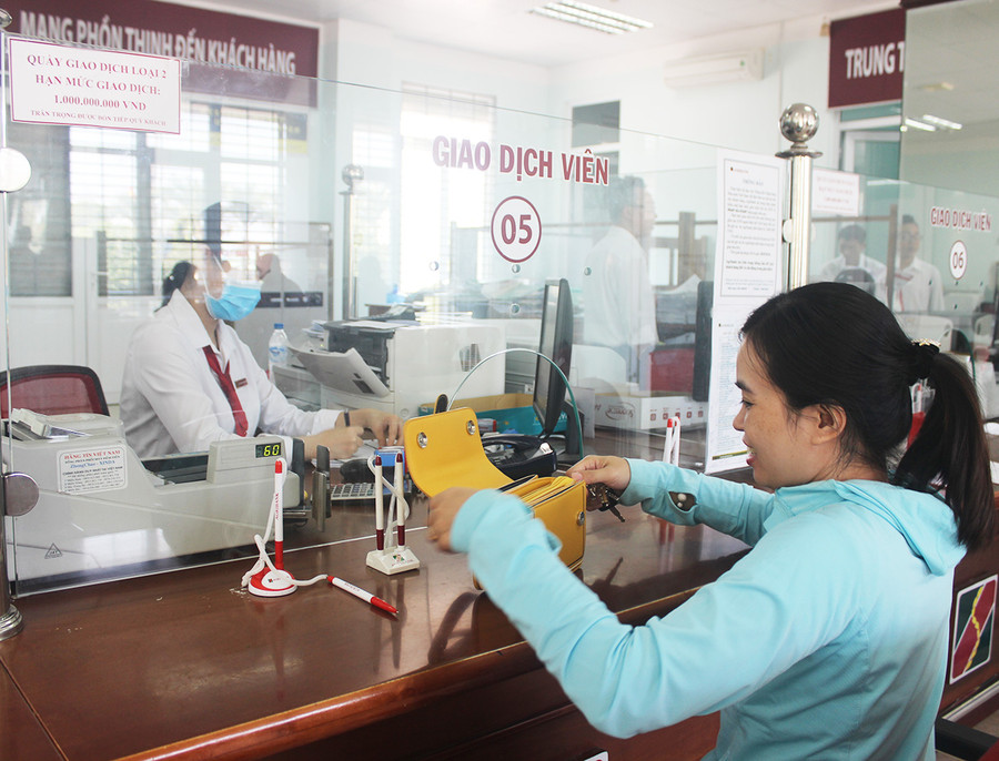 Đã có hơn 90% khách hàng cá nhân của Agribank-Chi nhánh thị xã An Khê là thành viên của tổ vay vốn. Ảnh: Sơn Ca Đã có hơn 90% khách hàng cá nhân của Agribank Chi nhánh thị xã An Khê tham gia thành viên của Tổ vay vốn.