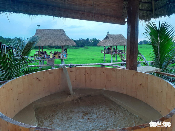 Chủ đầu tư có kinh doanh dịch vụ tắm bùn, chăm sóc da - Ảnh: TRUNG TÂN