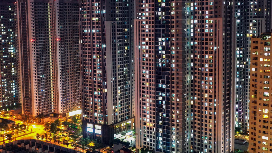 Một dự án căn hộ trên đường Hồ Tùng Mậu, quận Bắc Từ Liêm cách trung tâm Hà Nội 10 km có giá bán 28-30 triệu đồng/m2. Ảnh: Việt Linh.