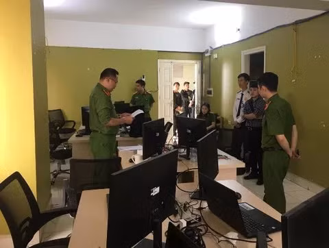 Công an thu giữ nhiều tài liệu, chứng cứ