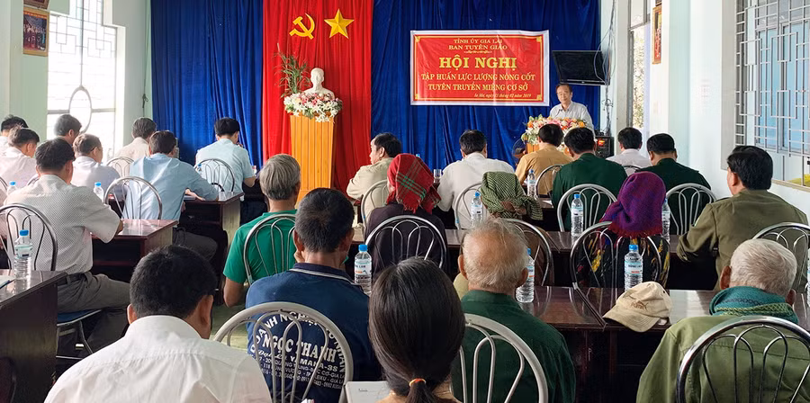 Quang cảnh lớp tập huấn tuyên truyền miệng nòng cốt ở cơ sở. Ảnh: Phương Linh