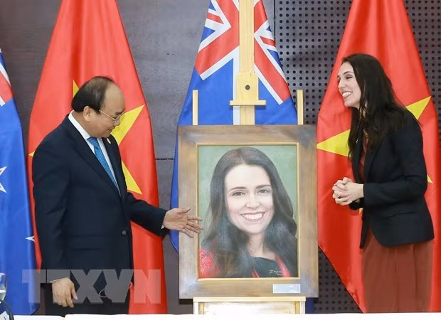 Thủ tướng Nguyễn Xuân Phúc tiếp Thủ tướng New Zealand, bà Jacinda Ardern. (Ảnh: TTXVN)
