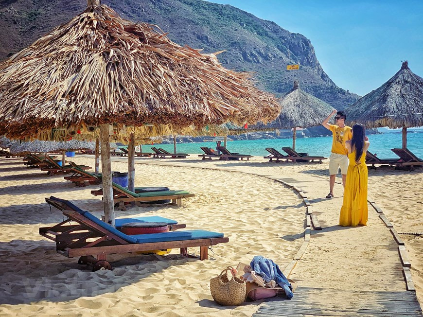 Nơi đây thu hút nhiều cặp đôi đến 'check-in.' (Ảnh: Xuân Mai/Vietnam+) Nơi đây thu hút nhiều cặp đôi đến 'check-in.' (Ảnh: Xuân Mai/Vietnam+)