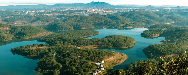 Điệp trùng cao nguyên Langbiang.