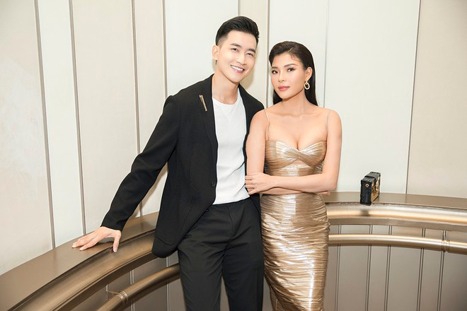 Võ Cảnh cho biết cả hai có nhiều kỷ niệm khi quay cùng nhau, nhớ nhất là cảnh nhân vật Nhớ tát Hùng rất đau. Anh kể: 