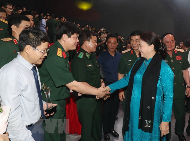 Chủ tịch Quốc hội Nguyễn Thị Kim Ngân với các đại biểu dự chương trình. (Ảnh: Trọng Đức/TTXVN) Chủ tịch Quốc hội Nguyễn Thị Kim Ngân với các đại biểu dự chương trình. (Ảnh: Trọng Đức/TTXVN)