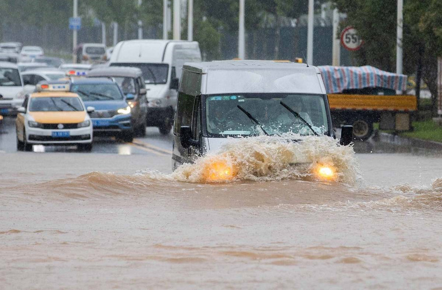  Mưa lớn gây ngập ở Vũ Hán. Ảnh: Tân Hoa Xã, China Daily