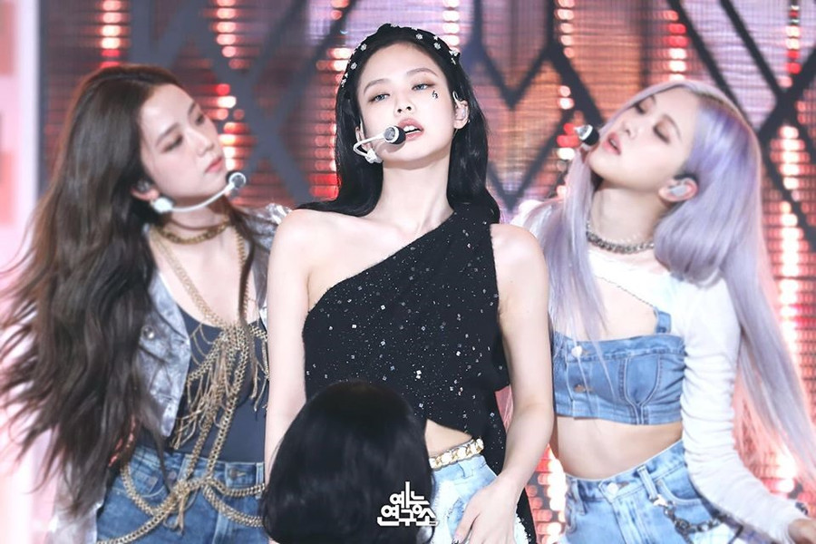 Mặc dù là rapper chính nhưng lần này Jennie lại có cơ hội khoe giọng hát nhiều hơn. Khả năng vũ đạo của Jennie cũng được đánh giá ngày càng tốt lên. Ảnh: MBC.