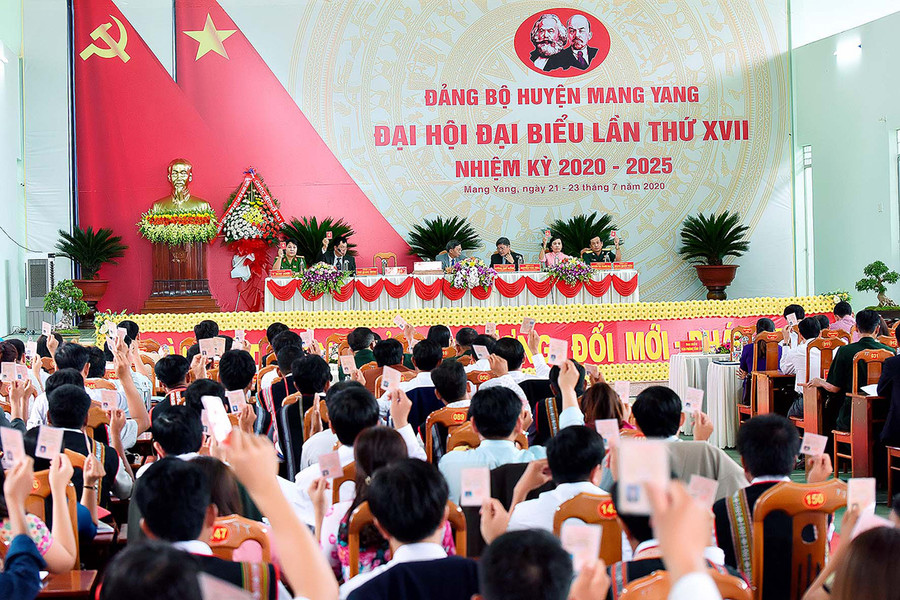  Quang cảnh phiên trù bị Đại hội Đảng bộ huyện Mang Yang lần thứ XVII (nhiệm kỳ 2020-2025). Ảnh: Đức Thụy