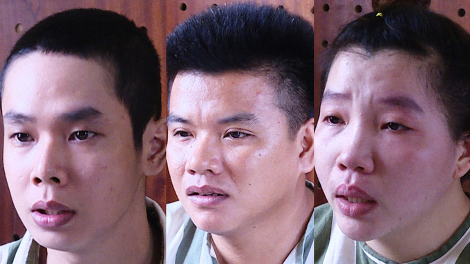 Hải (trái) và vợ chồng Khoa tại Công an tỉnh Bà Rịa - Vũng Tàu. Ảnh: Quang Bình.