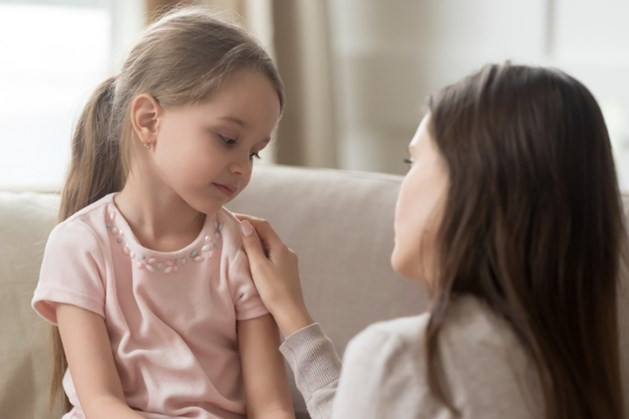 Mẹ đơn thân nên dành nhiều thời gian để nói chuyện, giải thích hoàn cảnh gia đình cho con hiểu. Ảnh nguồn: Pixabay. Mẹ đơn thân nên dành nhiều thời gian để nói chuyện, giải thích hoàn cảnh gia đình cho con hiểu. Ảnh nguồn: Pixabay.