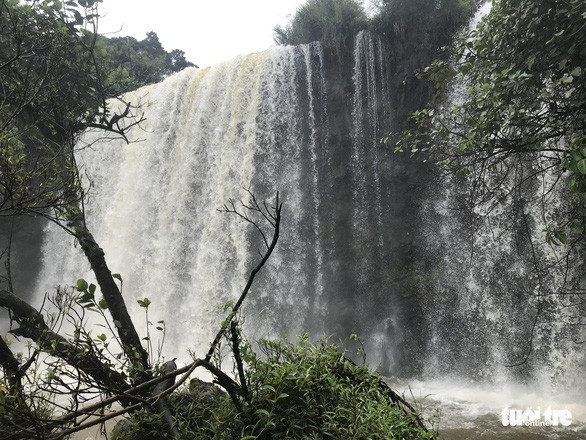 Vẻ đẹp của thác 3 trong cụm thác 5 tầng. Ảnh: TRUNG TÂN