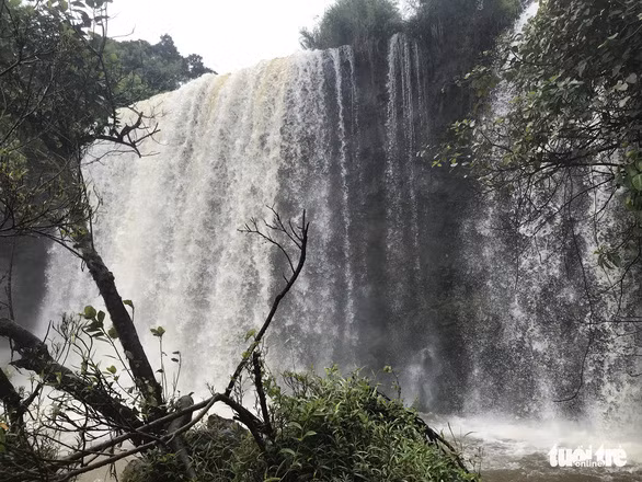 Vẻ đẹp của thác 3 trong cụm thác 5 tầng. Ảnh: TRUNG TÂN