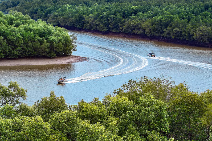 Đồng giải nhì là tác phẩm Ngã ba sông của tác giả Nguyễn Văn Sẳng