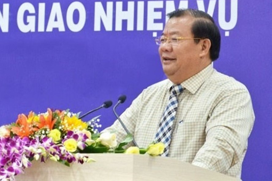 Ông Nguyễn Tăng Bính đảm nhiệm phụ trách, xử lý công việc thuộc quyền của Chủ tịch UBND tỉnh Quảng Ngãi. Ảnh: Quốc Triều Ông Nguyễn Tăng Bính đảm nhiệm phụ trách, xử lý công việc thuộc quyền của Chủ tịch UBND tỉnh Quảng Ngãi. Ảnh: Quốc Triều