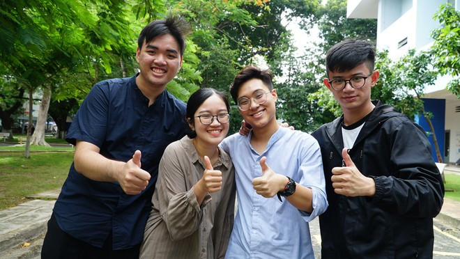 Nhóm bạn trẻ Việt tạo nên sự tự hào khi thắng giải công nghệ Google. Ảnh: LÊ NAM