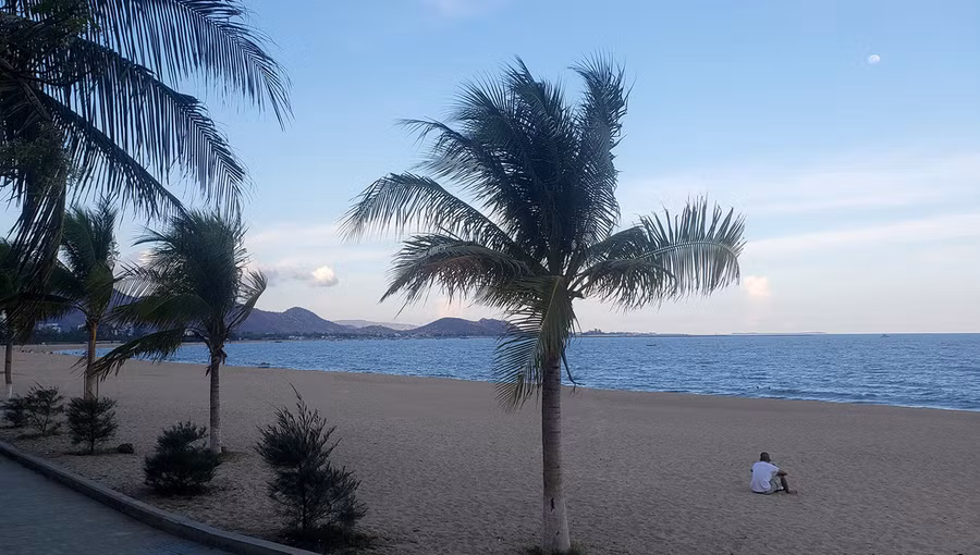 Biển Ninh Chữ, Ninh Thuận. Ảnh: GIA TIẾN