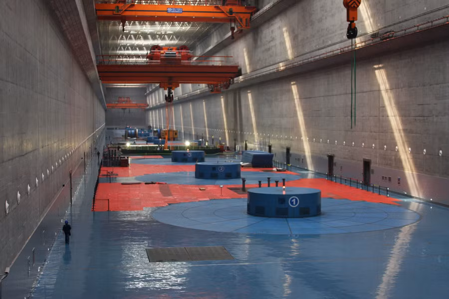 Sự rộng lớn bên trong cấu trúc thân đập (ảnh: Xinhua)